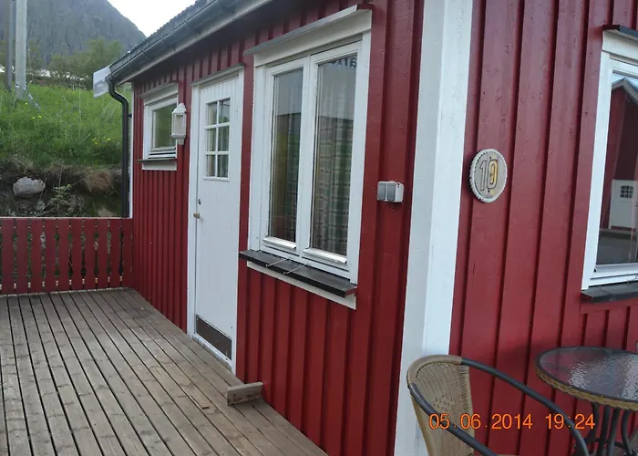 Sjostrand Rorbuer - Cozy Cabins By The Sea